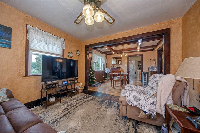 425 California Ave, Monroeville, PA 15146