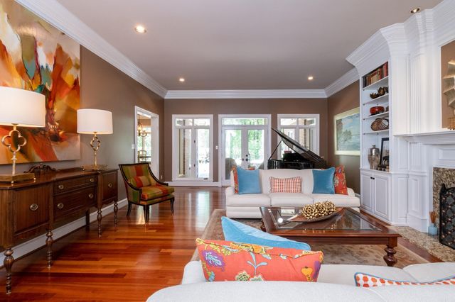 18 Chenal Circle, Little Rock, AR 72223