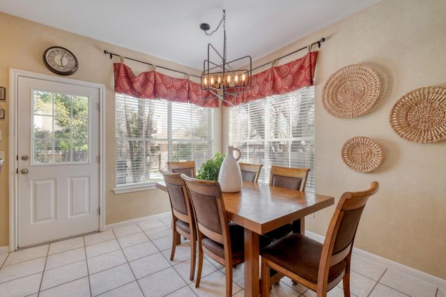 8221 Fern Bluff Ave, Round Rock, TX 78681