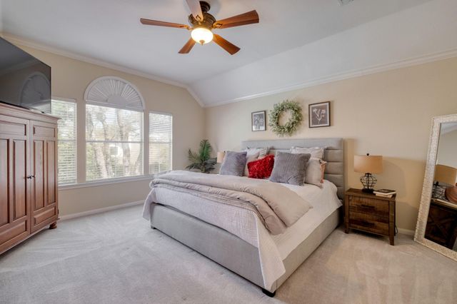 8221 Fern Bluff Ave, Round Rock, TX 78681