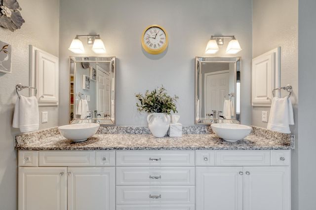 8221 Fern Bluff Ave, Round Rock, TX 78681