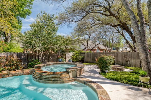 8221 Fern Bluff Ave, Round Rock, TX 78681