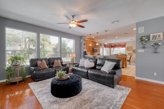 8221 Fern Bluff Ave, Round Rock, TX 78681