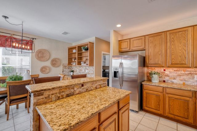 8221 Fern Bluff Ave, Round Rock, TX 78681