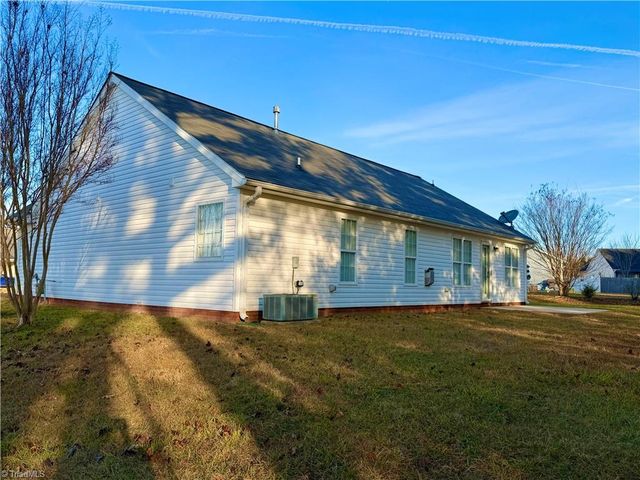 129 Brighton Drive, King, NC 27021