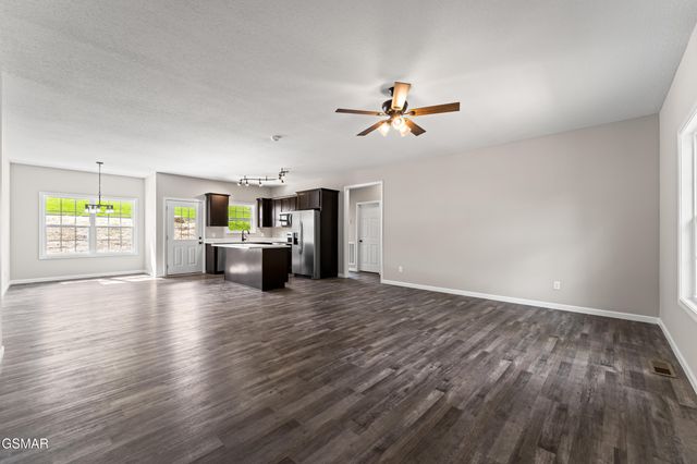 2102 Kings View Loop, Seymour, TN 37865