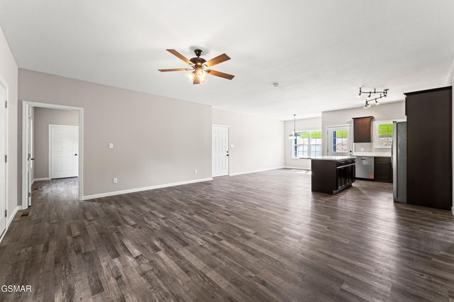 2102 Kings View Loop, Seymour, TN 37865