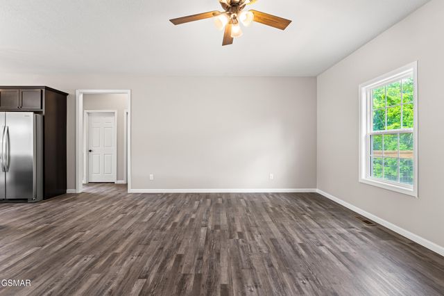 2102 Kings View Loop, Seymour, TN 37865