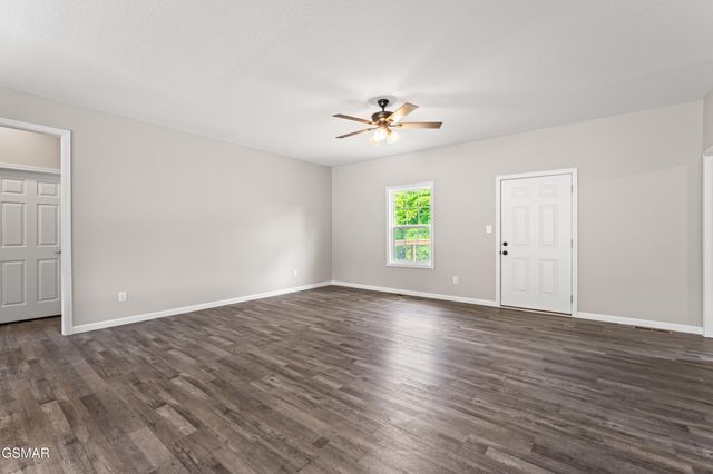 2102 Kings View Loop, Seymour, TN 37865