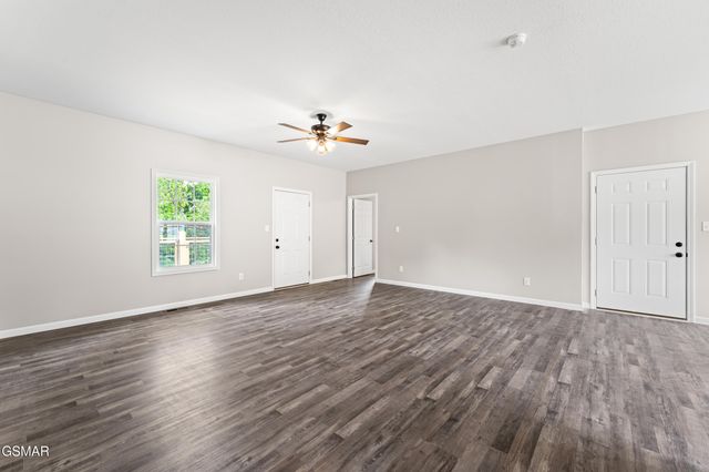 2102 Kings View Loop, Seymour, TN 37865
