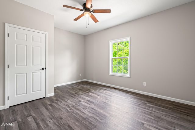 2102 Kings View Loop, Seymour, TN 37865
