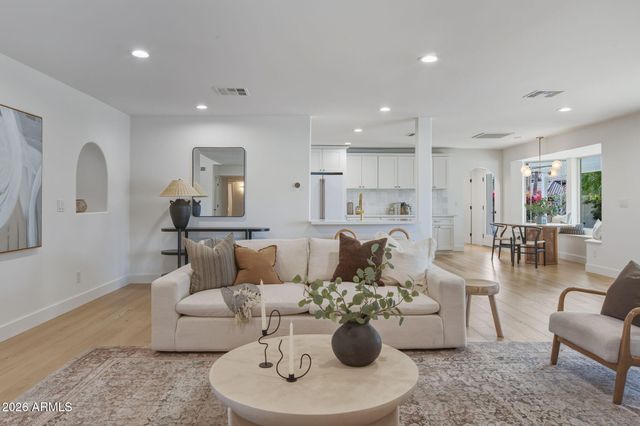 8538 E SAN LORENZO Drive, Scottsdale, AZ 85258