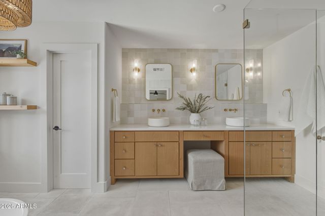 8538 E SAN LORENZO Drive, Scottsdale, AZ 85258