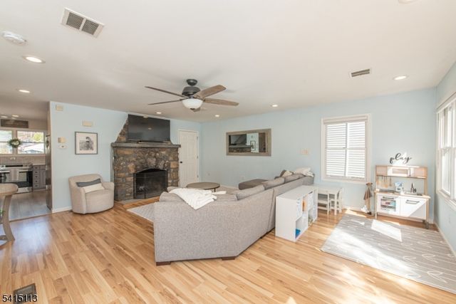 15 Orange Trl, Denville Twp., NJ 07834