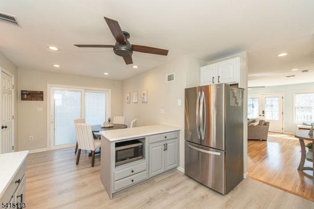 15 Orange Trl, Denville Twp., NJ 07834