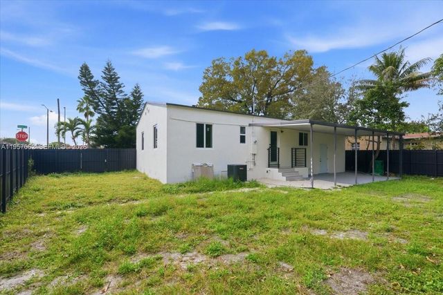 945 Sharazad Blvd, Opa-locka, FL 33054