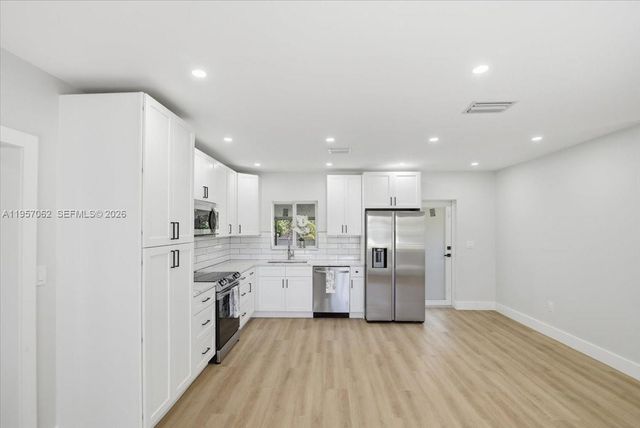 945 Sharazad Blvd, Opa-locka, FL 33054