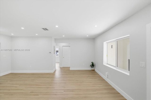 945 Sharazad Blvd, Opa-locka, FL 33054