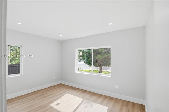 945 Sharazad Blvd, Opa-locka, FL 33054