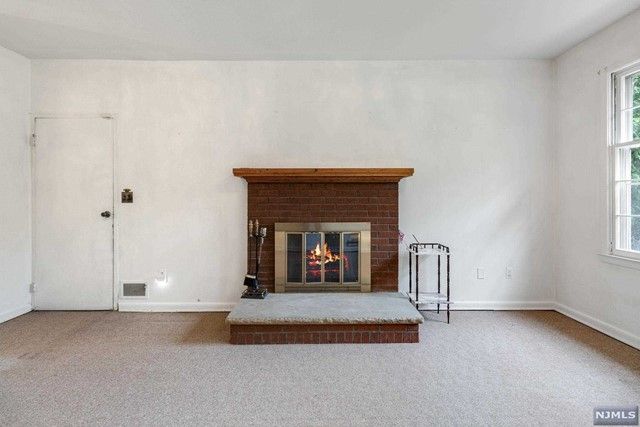 58 Crescent Avenue, Waldwick, NJ 07463