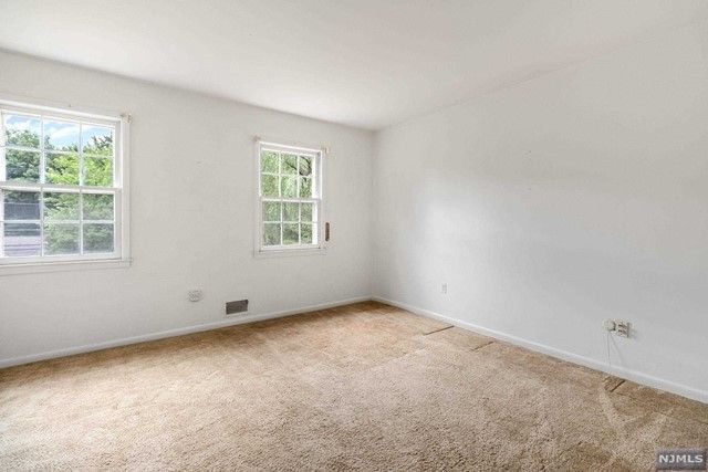 58 Crescent Avenue, Waldwick, NJ 07463
