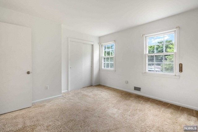 58 Crescent Avenue, Waldwick, NJ 07463