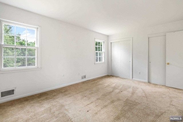 58 Crescent Avenue, Waldwick, NJ 07463
