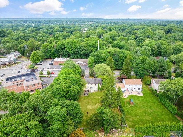 58 Crescent Avenue, Waldwick, NJ 07463