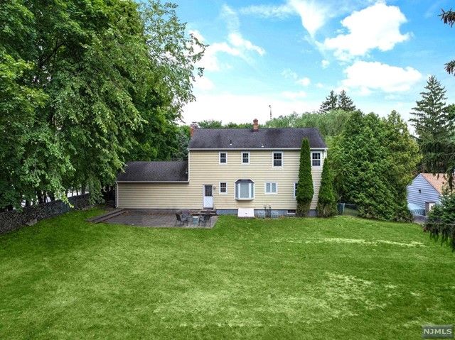 58 Crescent Avenue, Waldwick, NJ 07463