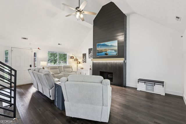 125 Bradford Station Drive, Sharpsburg, GA 30277