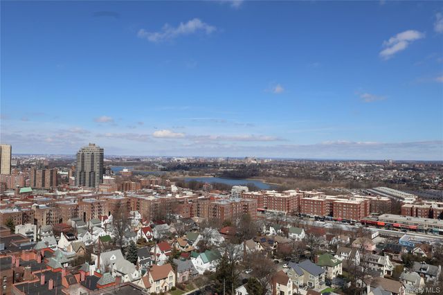 118-17 Union Turnpike 7D, Forest Hills, NY 11375