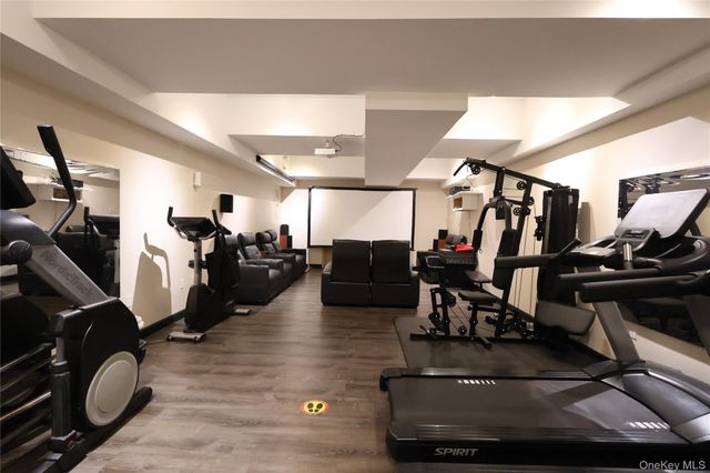 118-17 Union Turnpike 7D, Forest Hills, NY 11375