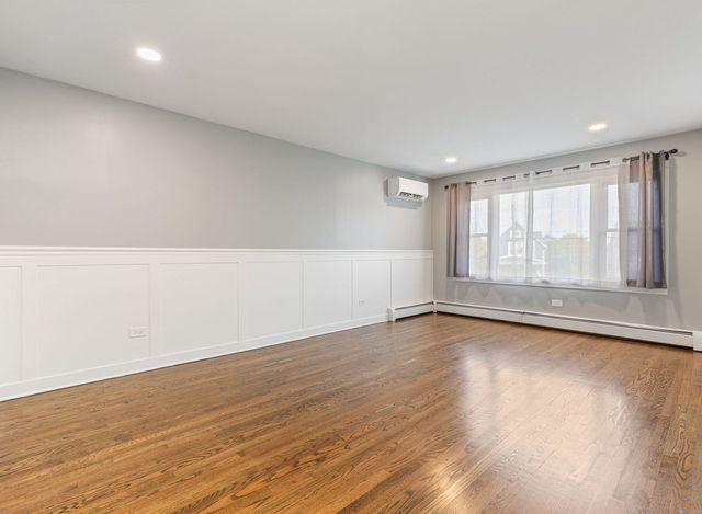 311 Maple Avenue 2, Downers Grove, IL 60515