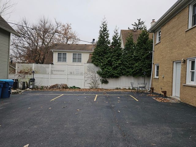 311 Maple Avenue 2, Downers Grove, IL 60515