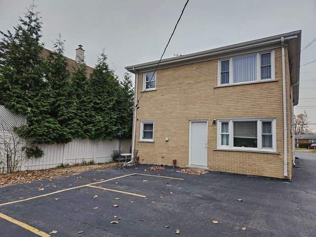 311 Maple Avenue 2, Downers Grove, IL 60515