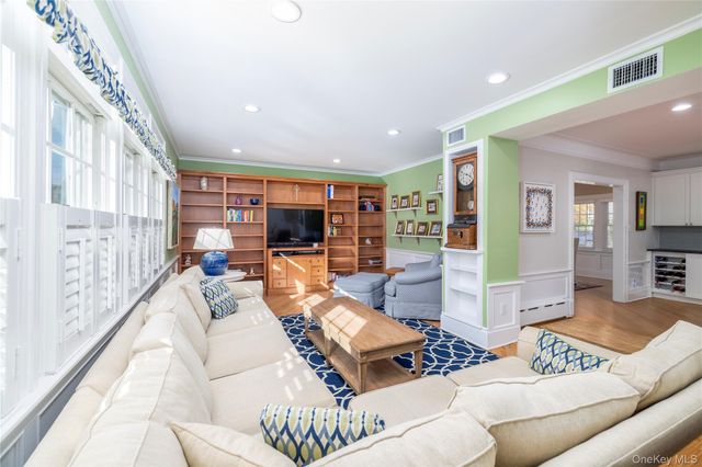 166 Princeton Road, Rockville Centre, NY 11570