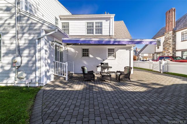 166 Princeton Road, Rockville Centre, NY 11570