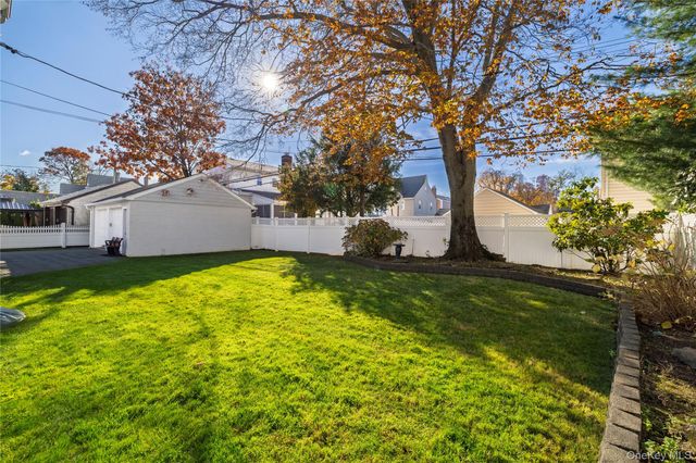 166 Princeton Road, Rockville Centre, NY 11570