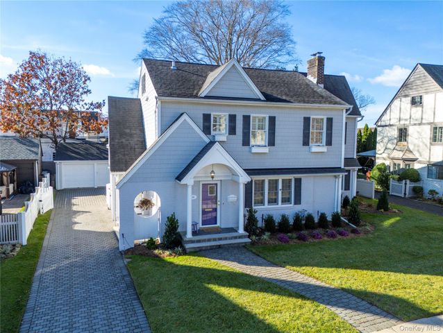 166 Princeton Road, Rockville Centre, NY 11570
