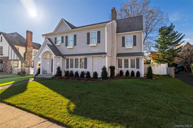 166 Princeton Road, Rockville Centre, NY 11570