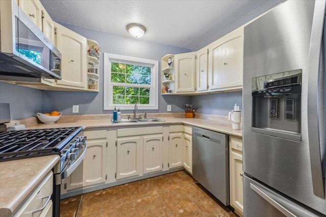 12139 Rough And Ready Hwy, Grass Valley, CA 95945