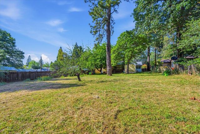 12139 Rough And Ready Hwy, Grass Valley, CA 95945
