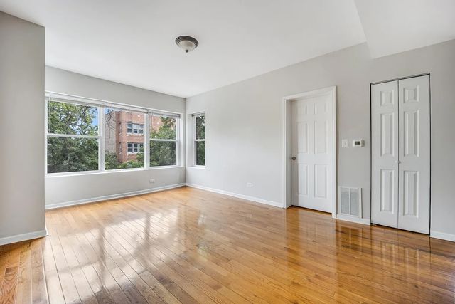 3924 W Altgeld Street 2, Chicago, IL 60647