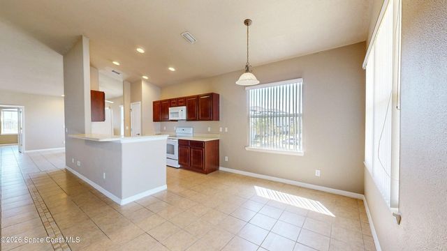 916 Ocaso Lane 206, Rockledge, FL 32955