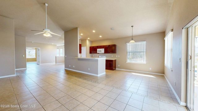916 Ocaso Lane 206, Rockledge, FL 32955