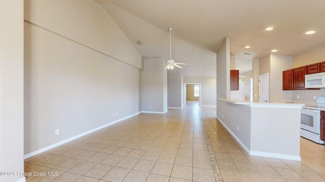 916 Ocaso Lane 206, Rockledge, FL 32955