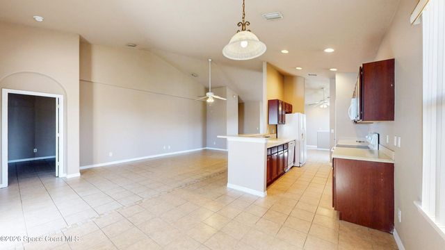 916 Ocaso Lane 206, Rockledge, FL 32955