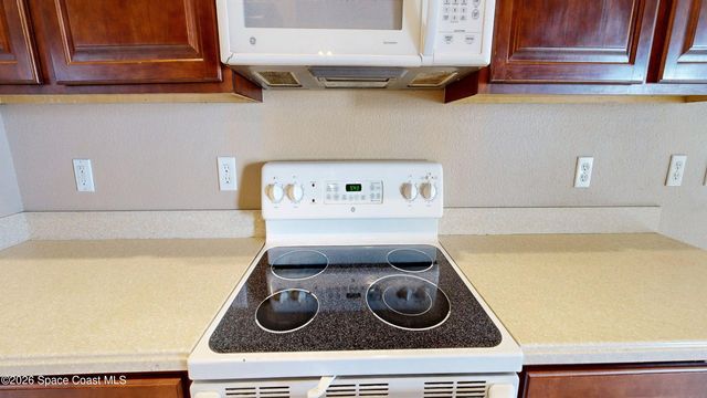 916 Ocaso Lane 206, Rockledge, FL 32955