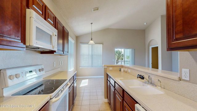 916 Ocaso Lane 206, Rockledge, FL 32955