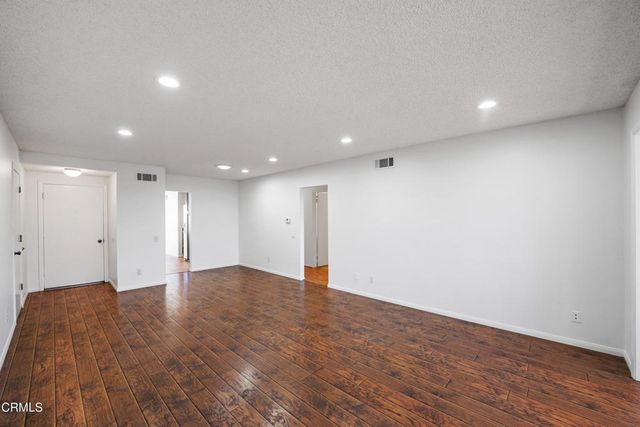 7115 Village 7, Camarillo, CA 93012